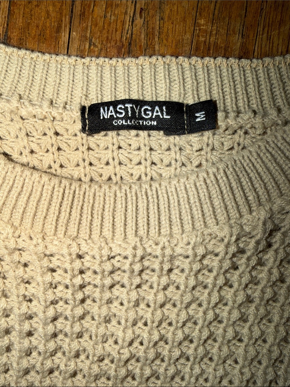 3/$15. NASTYGAL Sweater M - Picture 2 of 4